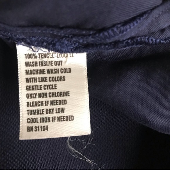 Crown & Ivy Navy Tunic Blouse Size 1X - Picture 9 of 9